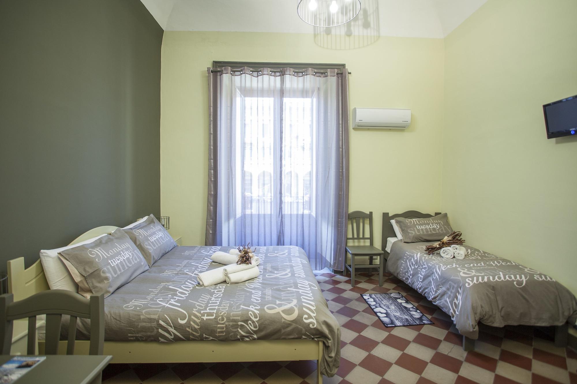 Siciliaetnamare Panzió Riposto Kültér fotó