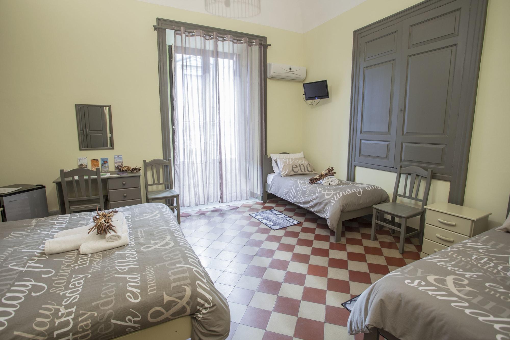 Siciliaetnamare Panzió Riposto Kültér fotó
